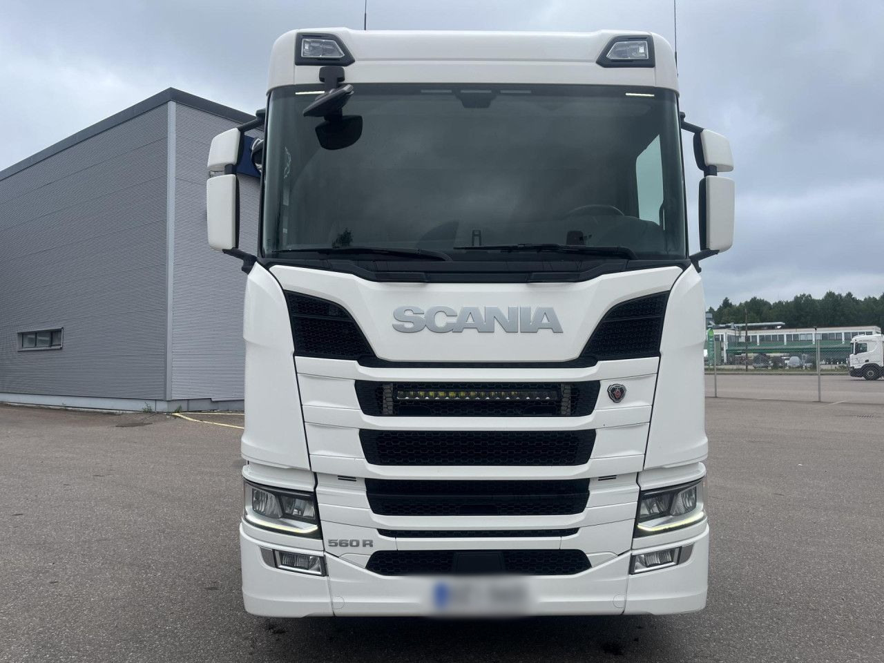 SCANIA R560 B8x4*4 / Chassis / sleeper cab / Power take-off - Kabiinišassiiga veoauto: pilt 4 SCANIA R560 B8x4*4 / Chassis / sleeper cab / Power take-off - Kabiinišassiiga veoauto: pilt 4