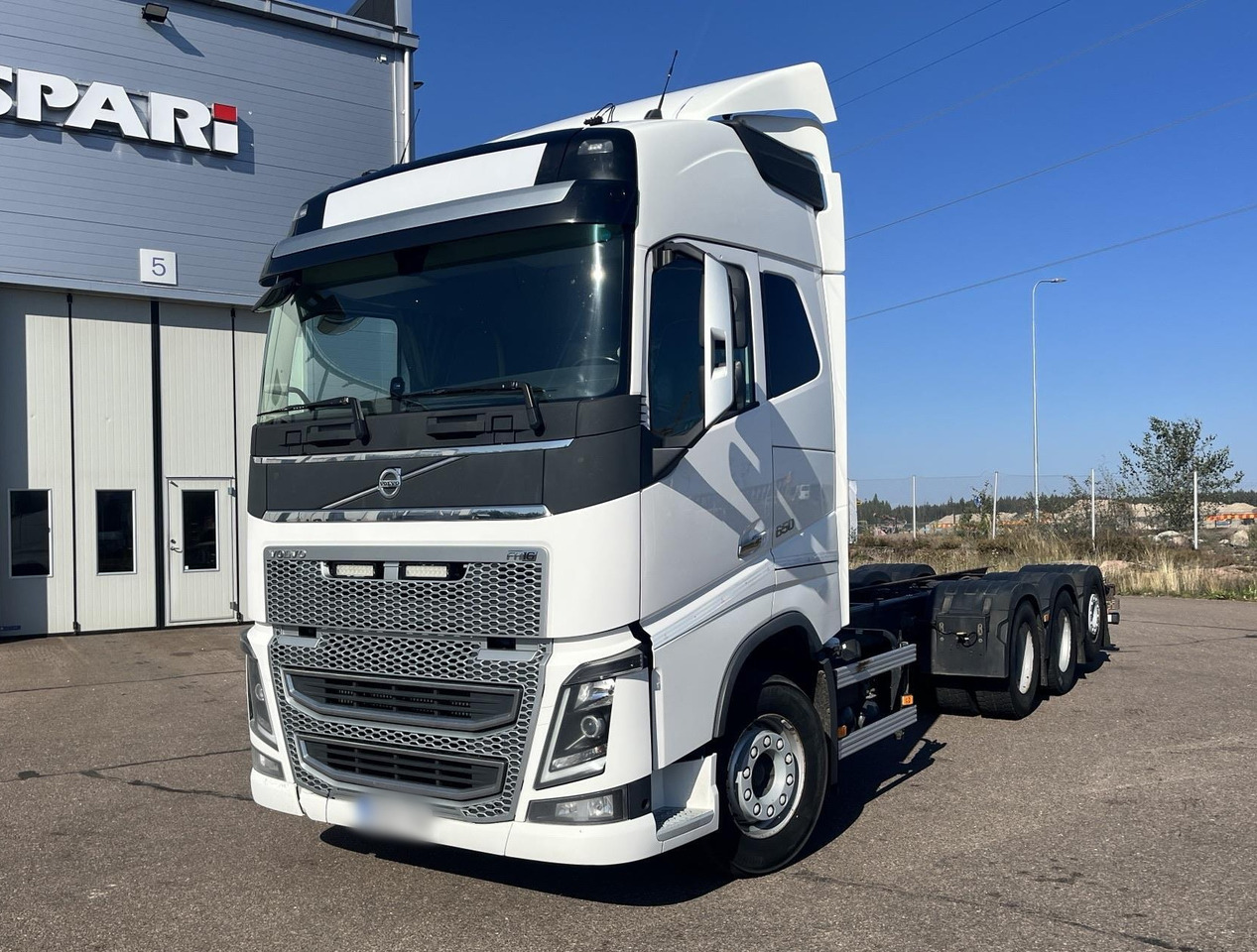 VOLVO FH 650 8x4 / Truck chassis / Sleeper cab - Kraanaga veoauto: pilt 2 VOLVO FH 650 8x4 / Truck chassis / Sleeper cab - Kraanaga veoauto: pilt 2