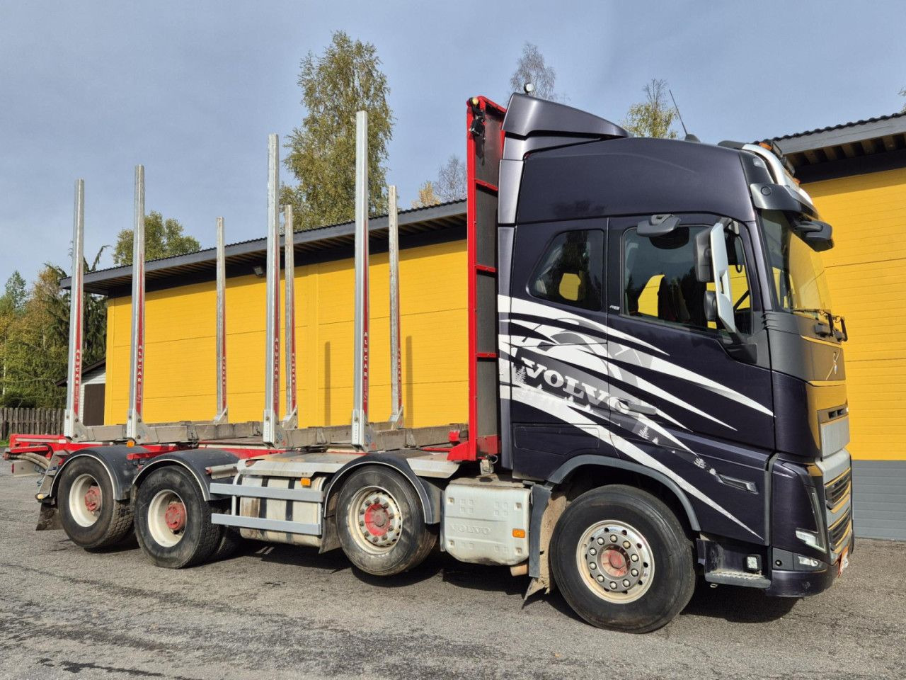 VOLVO FH 750 8x4 / 2 lifted axles / timber truck - Kraanaga veoauto: pilt 3 VOLVO FH 750 8x4 / 2 lifted axles / timber truck - Kraanaga veoauto: pilt 3