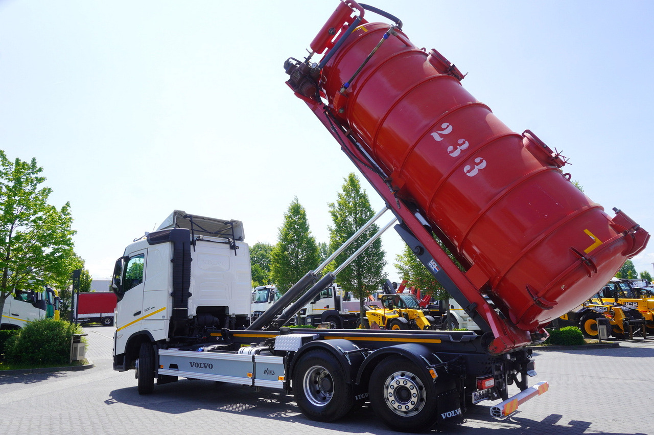 VOLVO Volvo FH 500 / Septic barrel 13000 l / Hook lift 21 t / 2022 / 3rd axle steered / 2 units - Lägapütt: pilt 4 VOLVO Volvo FH 500 / Septic barrel 13000 l / Hook lift 21 t / 2022 / 3rd axle steered / 2 units - Lägapütt: pilt 4