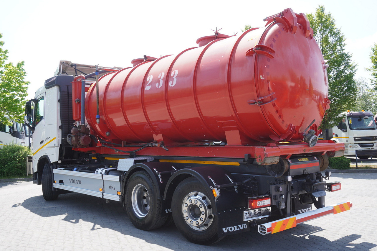 VOLVO Volvo FH 500 / Septic barrel 13000 l / Hook lift 21 t / 2022 / 3rd axle steered / 2 units - Lägapütt: pilt 5 VOLVO Volvo FH 500 / Septic barrel 13000 l / Hook lift 21 t / 2022 / 3rd axle steered / 2 units - Lägapütt: pilt 5