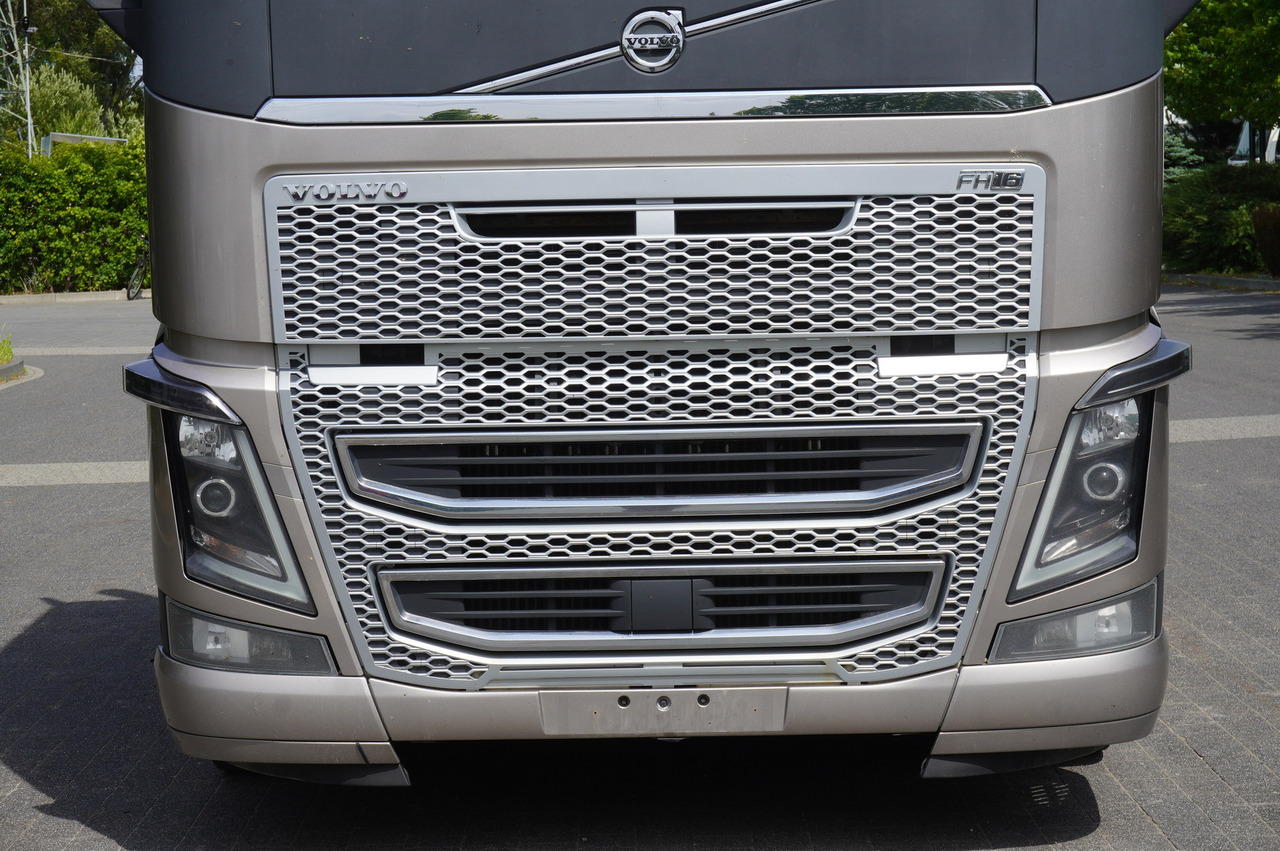 Kraanaga veoauto VOLVO Volvo FH16 750 8x4x4 / 750 HP! / Frame 685 cm / Steered 4th axle: pilt 9