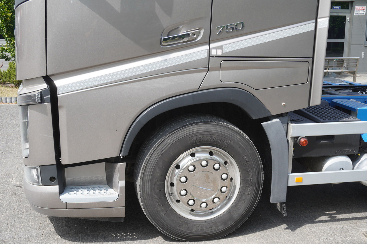 Kraanaga veoauto VOLVO Volvo FH16 750 8x4x4 / 750 HP! / Frame 685 cm / Steered 4th axle: pilt 14