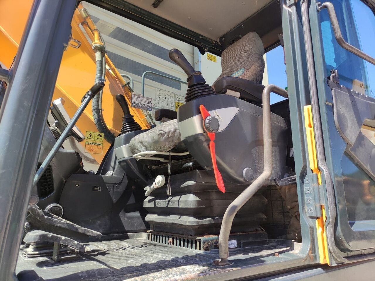 Hyundai HX220NL - Lintekskavaator: pilt 5 Hyundai HX220NL - Lintekskavaator: pilt 5