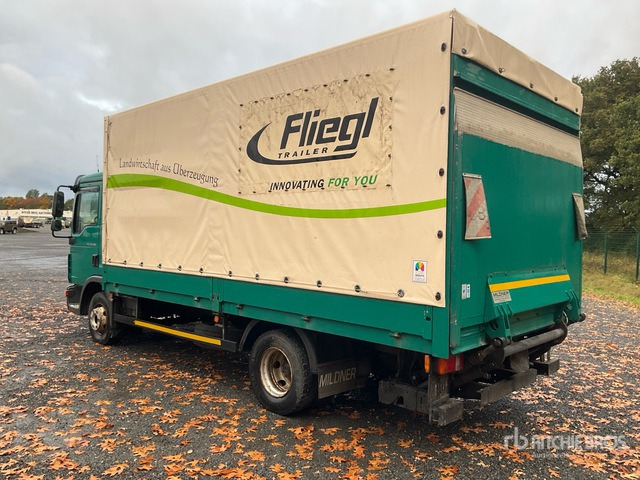 2009 MAN TGL 12.220 4x2 T/A Sleeper Truck Tractor - Tent veoauto: pilt 3 2009 MAN TGL 12.220 4x2 T/A Sleeper Truck Tractor - Tent veoauto: pilt 3