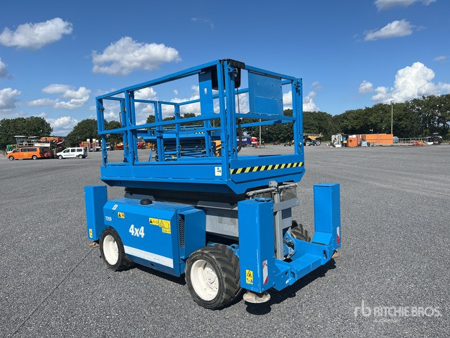 2011 Genie GS3268RT 4x4 Scissor Lift - Käärlift: pilt 3 2011 Genie GS3268RT 4x4 Scissor Lift - Käärlift: pilt 3