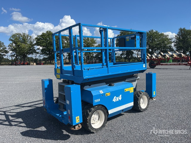 2011 Genie GS3268RT 4x4 Scissor Lift - Käärlift: pilt 2 2011 Genie GS3268RT 4x4 Scissor Lift - Käärlift: pilt 2
