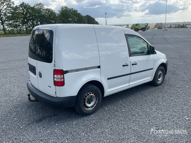 2011 Volkswagen Caddy TDI Automobile - Auto: pilt 4 2011 Volkswagen Caddy TDI Automobile - Auto: pilt 4