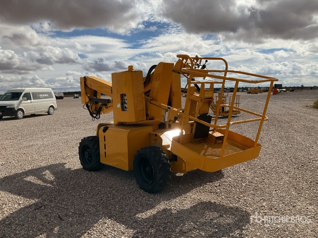1999 Haulotte HA12D 2WD Diesel Articulating Boom Lift - Liigendpoom: pilt 2 1999 Haulotte HA12D 2WD Diesel Articulating Boom Lift - Liigendpoom: pilt 2