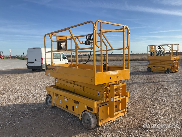 2004 Haulotte Compact 10 Electric Scissor Lift - Käärlift: pilt 2 2004 Haulotte Compact 10 Electric Scissor Lift - Käärlift: pilt 2