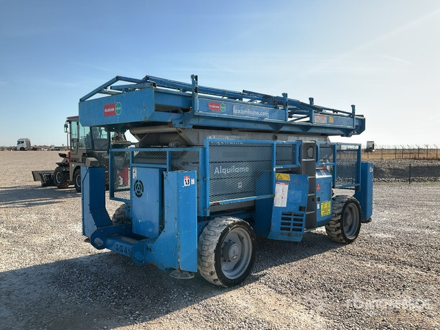 2006 Genie GS5390RT 4x4 Diesel Scissor Lift - Käärlift: pilt 3 2006 Genie GS5390RT 4x4 Diesel Scissor Lift - Käärlift: pilt 3
