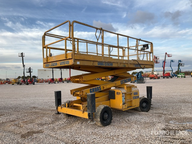 2006 Haulotte H12SXL 4x4 Diesel Scissor Lift - Käärlift: pilt 3 2006 Haulotte H12SXL 4x4 Diesel Scissor Lift - Käärlift: pilt 3