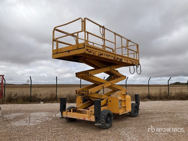 2007 Haulotte H12SXL 4x4 Diesel Scissor Lift - Käärlift: pilt 2 2007 Haulotte H12SXL 4x4 Diesel Scissor Lift - Käärlift: pilt 2