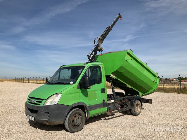 2008 Iveco Daily 35C12 2007 Hiab 008 840 kg on 4x2 Dump Truck with Crane - Hooldusniiduk/ Multšer: pilt 1 2008 Iveco Daily 35C12 2007 Hiab 008 840 kg on 4x2 Dump Truck with Crane - Hooldusniiduk/ Multšer: pilt 1