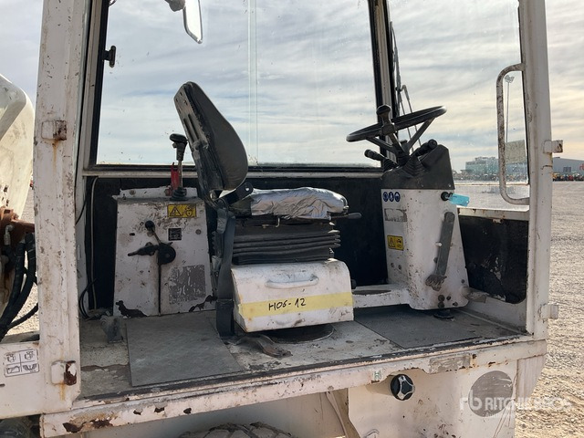 2015 Fiori BF03S 4x4 Self-Loading All Terrain Mixer - Autobetoonisegisti: pilt 4 2015 Fiori BF03S 4x4 Self-Loading All Terrain Mixer - Autobetoonisegisti: pilt 4