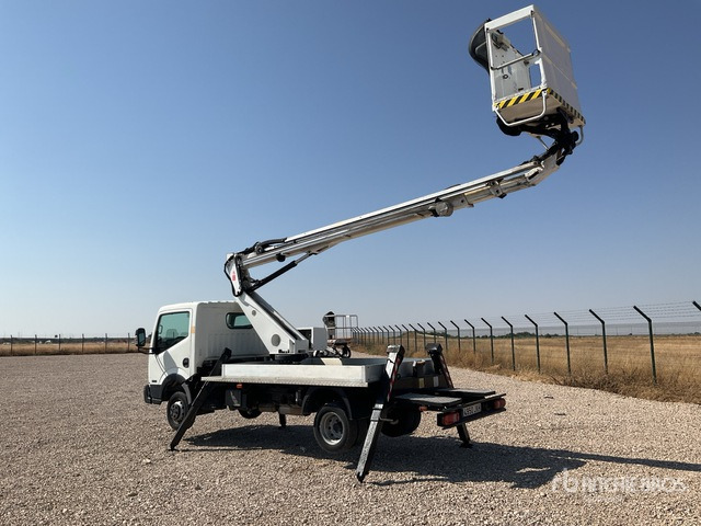 2015 Nissan NT400 Cabstar 2015 Oil&Steel Scorpion 1812 Sm ... Bucket Truck - Veoautolt tõusev platvorm: pilt 3 2015 Nissan NT400 Cabstar 2015 Oil&Steel Scorpion 1812 Sm ... Bucket Truck - Veoautolt tõusev platvorm: pilt 3