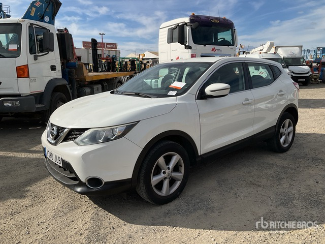 2015 Nissan Qashqai 4WD SUV - Maastur: pilt 1 2015 Nissan Qashqai 4WD SUV - Maastur: pilt 1