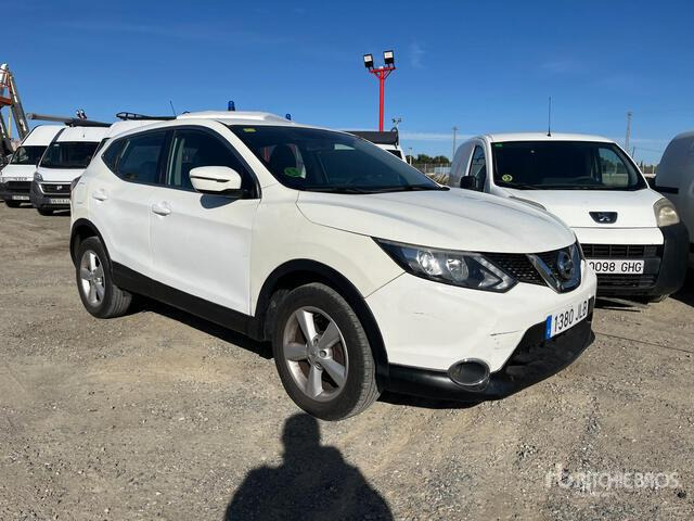 2015 Nissan Qashqai 4WD SUV - Maastur: pilt 2 2015 Nissan Qashqai 4WD SUV - Maastur: pilt 2