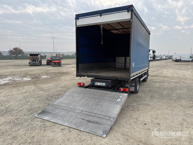 2010 Renault Midlum 215.75 4x2 Curtain Side Truck - Tent veoauto: pilt 4 2010 Renault Midlum 215.75 4x2 Curtain Side Truck - Tent veoauto: pilt 4