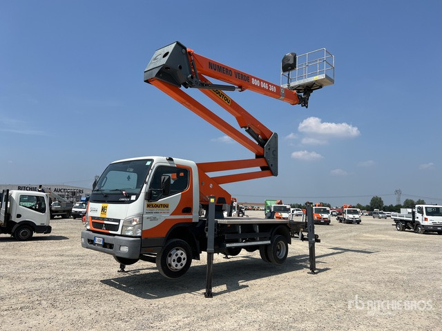 2013 Mitsubishi Canter 6C15 2013 Socage DA328 28 m on Bucket Truck - Veoautolt tõusev platvorm: pilt 1 2013 Mitsubishi Canter 6C15 2013 Socage DA328 28 m on Bucket Truck - Veoautolt tõusev platvorm: pilt 1