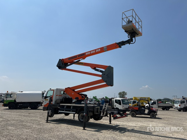 2013 Mitsubishi Canter 6C15 2013 Socage DA328 28 m on Bucket Truck - Veoautolt tõusev platvorm: pilt 3 2013 Mitsubishi Canter 6C15 2013 Socage DA328 28 m on Bucket Truck - Veoautolt tõusev platvorm: pilt 3