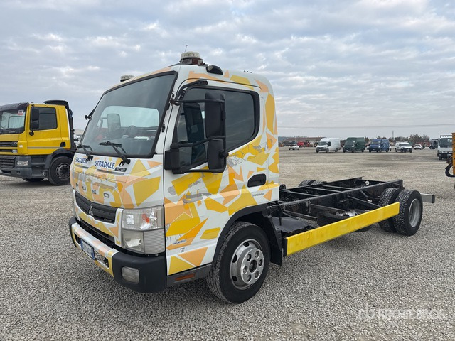 2015 Mitsubishi Fuso Canter 7C18 4x2 Cab and Chassis - Kabiinišassiiga veoauto: pilt 2 2015 Mitsubishi Fuso Canter 7C18 4x2 Cab and Chassis - Kabiinišassiiga veoauto: pilt 2