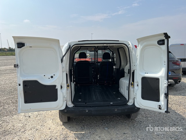 2016 Fiat Fiorino 1.3 MJT SX 16v Van Truck - Väike kaubik: pilt 5 2016 Fiat Fiorino 1.3 MJT SX 16v Van Truck - Väike kaubik: pilt 5