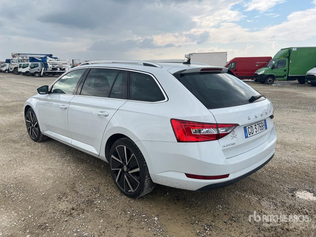 2020 Skoda Superb Wagon 2.0 TDI EVO 150CV EXECUTIVE Automobile - Auto: pilt 3 2020 Skoda Superb Wagon 2.0 TDI EVO 150CV EXECUTIVE Automobile - Auto: pilt 3