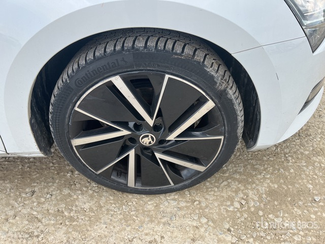 2020 Skoda Superb Wagon 2.0 TDI EVO 150CV EXECUTIVE Automobile - Auto: pilt 5 2020 Skoda Superb Wagon 2.0 TDI EVO 150CV EXECUTIVE Automobile - Auto: pilt 5