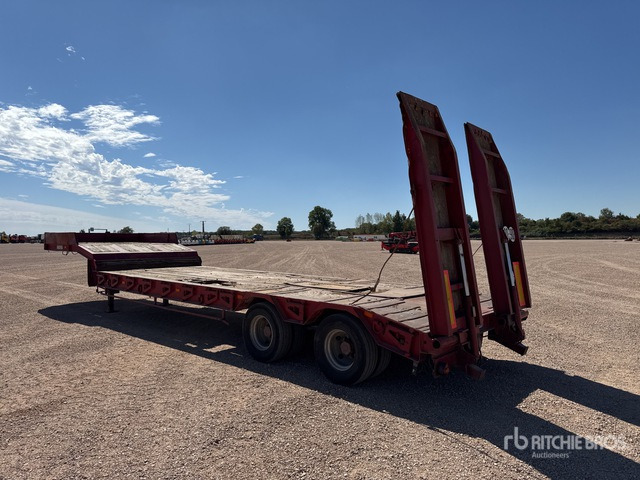 1989 Castera RSTP25 T/A Semi-Remorque Porte-Engins ... Lowboy Trailer - Madal platvormpoolhaagis: pilt 4 1989 Castera RSTP25 T/A Semi-Remorque Porte-Engins ... Lowboy Trailer - Madal platvormpoolhaagis: pilt 4