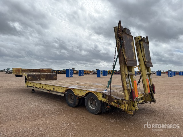 2002 Kaiser S3802F T/A Semi-Remorque Porte-Engins ... Lowboy Trailer - Madal platvormpoolhaagis: pilt 3 2002 Kaiser S3802F T/A Semi-Remorque Porte-Engins ... Lowboy Trailer - Madal platvormpoolhaagis: pilt 3