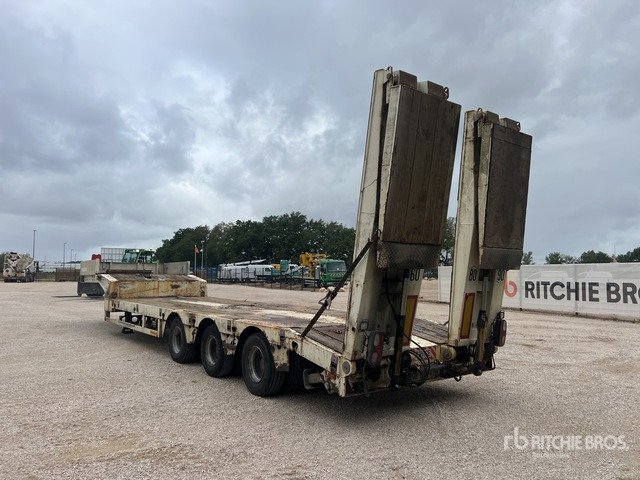 2006 Faymonville TL Tri/A Semi-Remorque Porte-Engin ... Lowboy Trailer - Madal platvormpoolhaagis: pilt 4 2006 Faymonville TL Tri/A Semi-Remorque Porte-Engin ... Lowboy Trailer - Madal platvormpoolhaagis: pilt 4