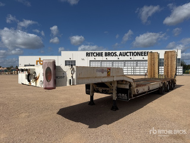 2007 Castera 3SS34T Tri/A Semi-Remorque Porte-Engin ... Lowboy Trailer - Madal platvormpoolhaagis: pilt 2 2007 Castera 3SS34T Tri/A Semi-Remorque Porte-Engin ... Lowboy Trailer - Madal platvormpoolhaagis: pilt 2