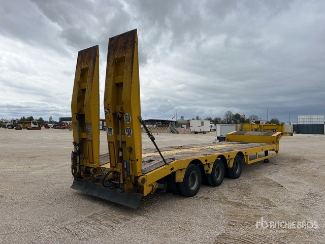 2007 Faymonville TL3GE Tri/A Semi-Remorque Porte-Engin ... Lowboy Trailer - Madal platvormpoolhaagis: pilt 3 2007 Faymonville TL3GE Tri/A Semi-Remorque Porte-Engin ... Lowboy Trailer - Madal platvormpoolhaagis: pilt 3