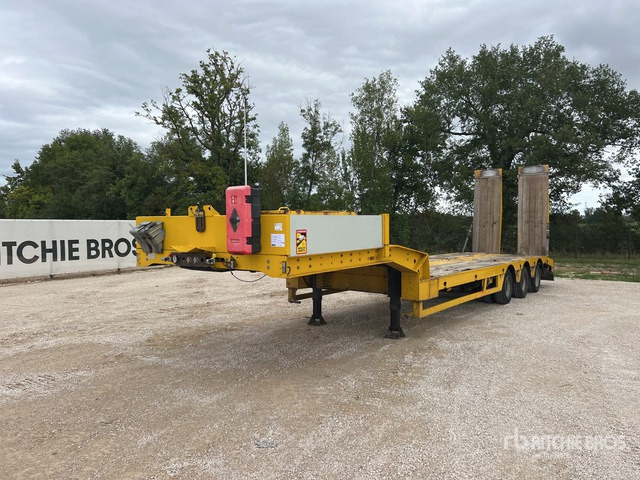 2007 Faymonville TL3GE Tri/A Semi-Remorque Porte-Engin ... Lowboy Trailer - Madal platvormpoolhaagis: pilt 1 2007 Faymonville TL3GE Tri/A Semi-Remorque Porte-Engin ... Lowboy Trailer - Madal platvormpoolhaagis: pilt 1