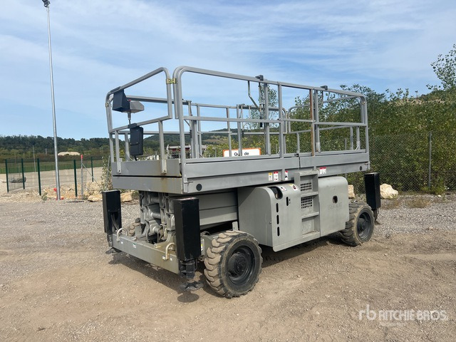 2009 Haulotte H12SX 4x4 Diesel Nacelle Ciseau Scissor Lift - Käärlift: pilt 2 2009 Haulotte H12SX 4x4 Diesel Nacelle Ciseau Scissor Lift - Käärlift: pilt 2