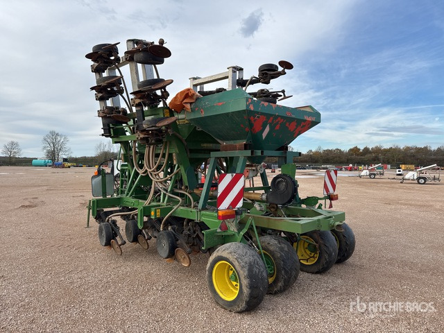 2011 John Deere 750A 6 m Semi-Mount Semoir Simplifie ... Air Seeder - Külvimasin: pilt 3 2011 John Deere 750A 6 m Semi-Mount Semoir Simplifie ... Air Seeder - Külvimasin: pilt 3