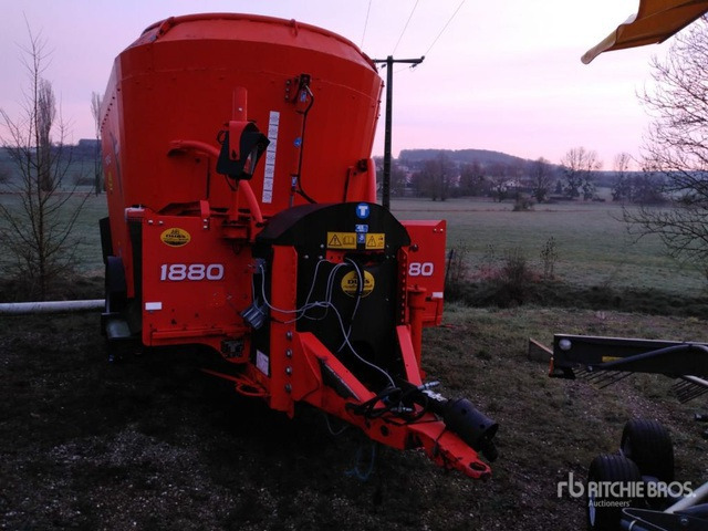 2011 Kuhn Profile 1880 Livestock Feeder - Hooldusniiduk/ Multšer: pilt 1 2011 Kuhn Profile 1880 Livestock Feeder - Hooldusniiduk/ Multšer: pilt 1