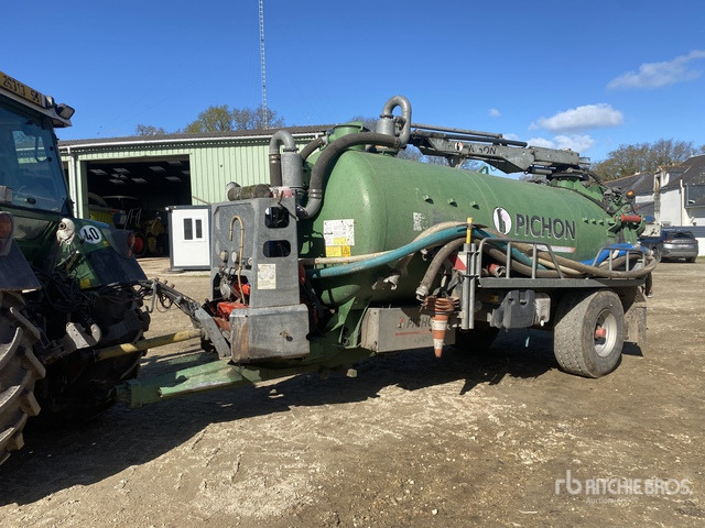 2011 Pichon TCI 10400 S/A Tonne A Lisier Aspirante 1 ... Vacuum Tanker Trailer - Hooldusniiduk/ Multšer: pilt 1 2011 Pichon TCI 10400 S/A Tonne A Lisier Aspirante 1 ... Vacuum Tanker Trailer - Hooldusniiduk/ Multšer: pilt 1