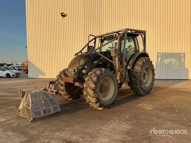 2017 Valtra T174 (Inoperable) 4WD Tractor - Traktor: pilt 2 2017 Valtra T174 (Inoperable) 4WD Tractor - Traktor: pilt 2