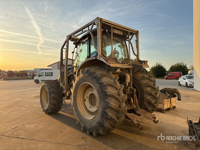 2017 Valtra T174 (Inoperable) 4WD Tractor - Traktor: pilt 3 2017 Valtra T174 (Inoperable) 4WD Tractor - Traktor: pilt 3