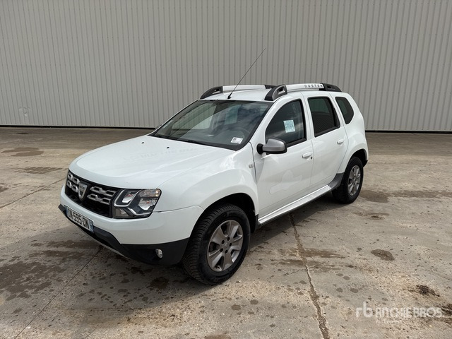 2015 DACIA Duster 4x4 Vehicule Utilitaire Cargo Van - Tarbesõiduk: pilt 2 2015 DACIA Duster 4x4 Vehicule Utilitaire Cargo Van - Tarbesõiduk: pilt 2