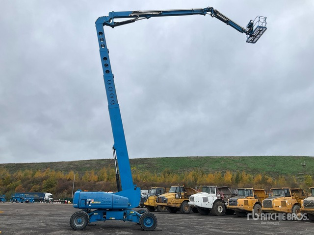 2010 Genie Z135/70 4WD Diesel Articulating Boom Lift - Liigendpoom: pilt 1 2010 Genie Z135/70 4WD Diesel Articulating Boom Lift - Liigendpoom: pilt 1