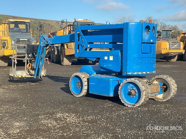 2013 Nifty-Lift HR15NDE 2WD Hybrid Articulating Boom Lift - Liigendpoom: pilt 3 2013 Nifty-Lift HR15NDE 2WD Hybrid Articulating Boom Lift - Liigendpoom: pilt 3