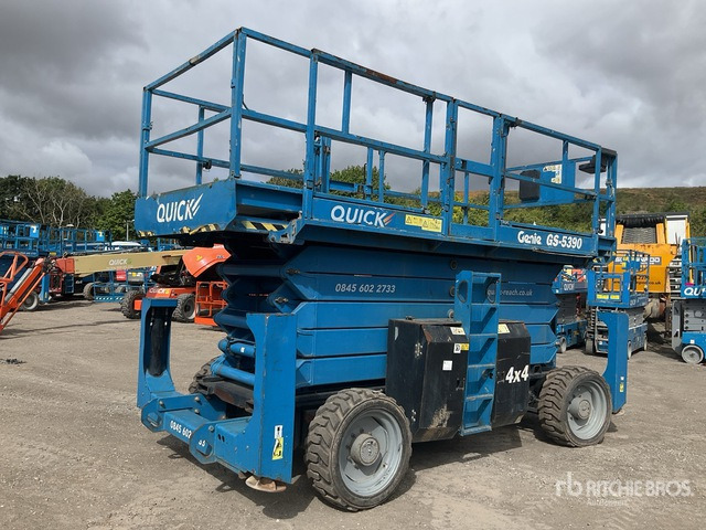 2015 Genie GS-5390 4x4 Diesel Scissor Lift - Käärlift: pilt 3 2015 Genie GS-5390 4x4 Diesel Scissor Lift - Käärlift: pilt 3