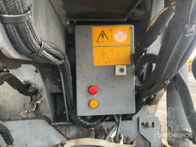 Asfaldilaotur 2015 Vogele Super 1303-3i Wheel Asphalt Paver: pilt 6 Asfaldilaotur 2015 Vogele Super 1303-3i Wheel Asphalt Paver: pilt 6