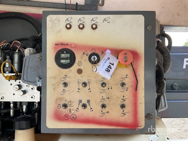 2016 Skyjack SJ51AJ 4WD Diesel Articulating Boom Lift - Liigendpoom: pilt 5 2016 Skyjack SJ51AJ 4WD Diesel Articulating Boom Lift - Liigendpoom: pilt 5