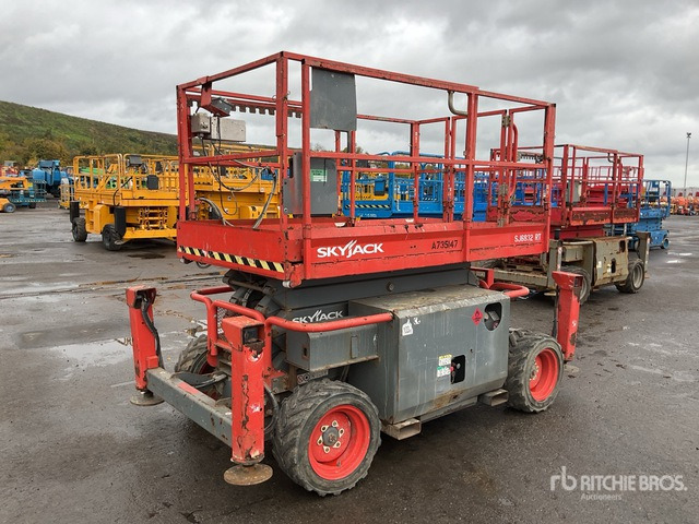 2016 Skyjack SJ6832 RT 4x4 Diesel Scissor Lift - Käärlift: pilt 3 2016 Skyjack SJ6832 RT 4x4 Diesel Scissor Lift - Käärlift: pilt 3