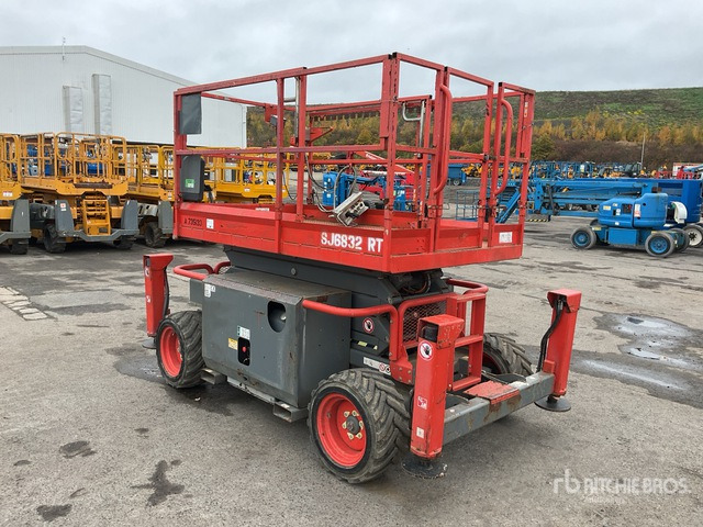 2016 Skyjack SJ6832 RT 4x4 Diesel Scissor Lift - Käärlift: pilt 4 2016 Skyjack SJ6832 RT 4x4 Diesel Scissor Lift - Käärlift: pilt 4