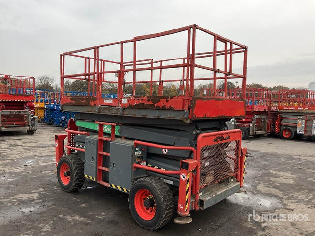 2016 Skyjack SJ8841 4x4 Diesel Scissor Lift - Käärlift: pilt 4 2016 Skyjack SJ8841 4x4 Diesel Scissor Lift - Käärlift: pilt 4